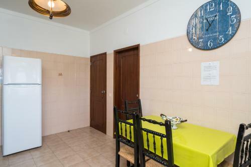 Casa Costa E Silva - 4 Bedrooms Apart With Private Pool In A Quiet Location