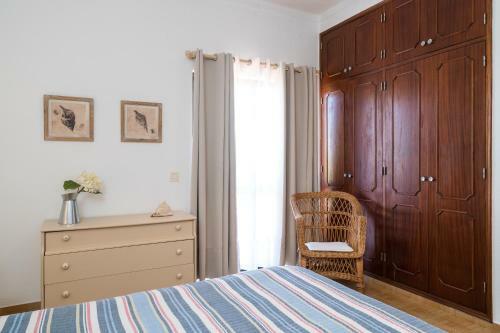 Casa Costa E Silva - 4 Bedrooms Apart With Private Pool In A Quiet Location