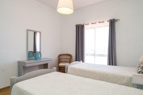 Casa Costa E Silva - 4 Bedrooms Apart With Private Pool In A Quiet Location