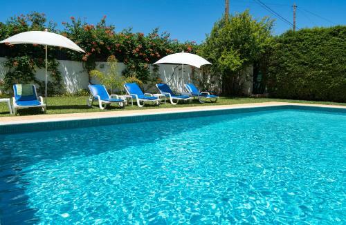 Casa Costa E Silva - 4 Bedrooms Apart With Private Pool In A Quiet Location