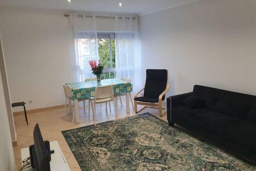 Apartamento Lovely 2-bedroom Flat With Free Parking