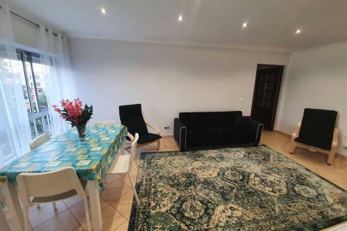 Apartamento Lovely 2-bedroom Flat With Free Parking