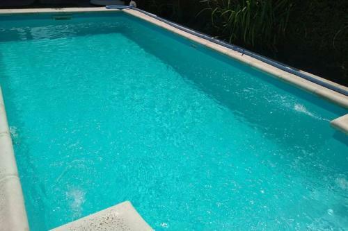 Confortable Caba�a Con Piscina A 10min de Aeropuerto