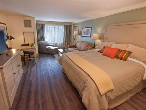 1000 Islands Harbor Hotel