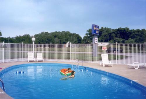 Motel Monticello Inn - Monticello, Indiana
