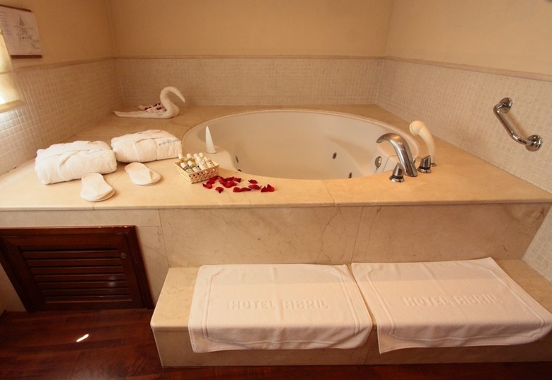 Hotel Abril