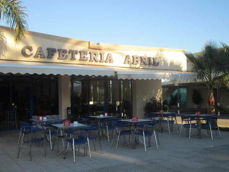 Hotel Abril