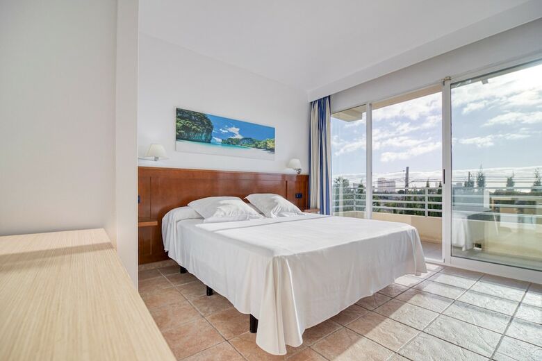 Hotel Abril