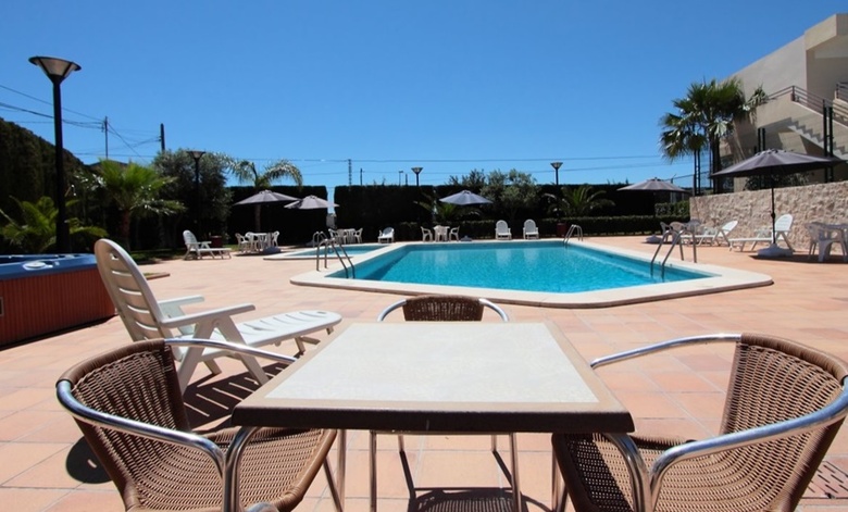 Hotel Abril