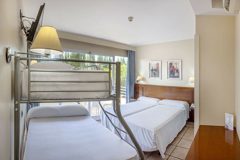 Hotel Abril