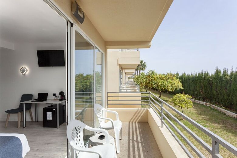 Hotel Abril