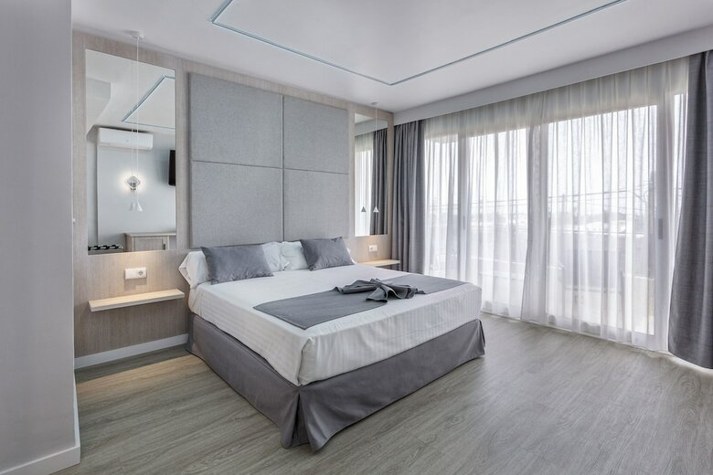 Hotel Abril
