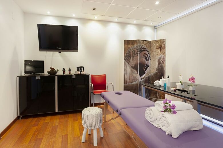 Hotel Abril