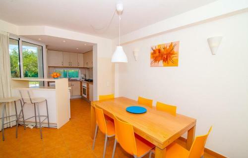 Lovely Golden Apartment