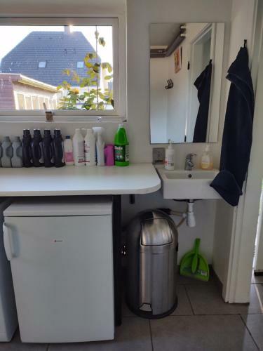 Hostal Commuter Room For One Or Two People
