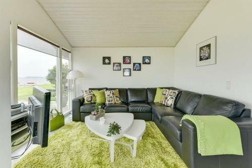 *****eksklusiv Sommerhus Beliggende I Vandkanten