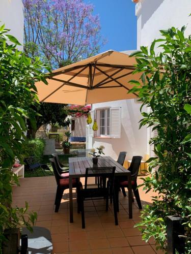 Villa C/ Piscina Pr�xima Da Praia