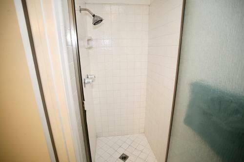 D24 - Cottage On The Sand