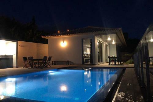 Villa Pinheira IV -heated Swimming Pool And Jacuzzi