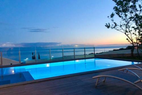 Villa Pinheira IV -heated Swimming Pool And Jacuzzi