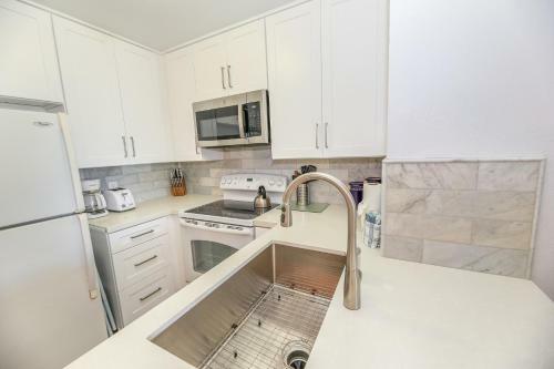 D104 - Cozy Ocean View Condo