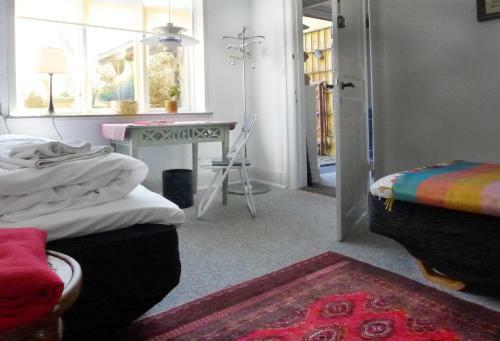 Bed & Breakfast To Sammenh�ngende V�relser Med Udgang Til Have