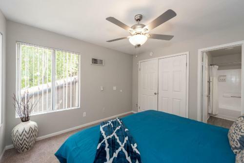 Apartamento Modern 70's 2br + Game Night House + Pool & Gym