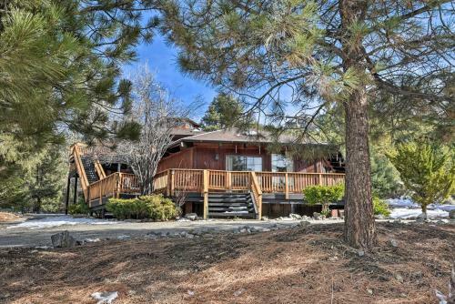 Cozy Grand Woodland Cabin With Mountain Views