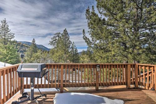 Cozy Grand Woodland Cabin With Mountain Views