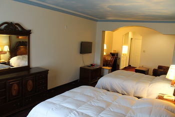 Hotel Crystal Suites