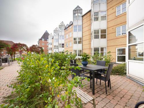 Bright Apartment With Access To A Huge Terrace
