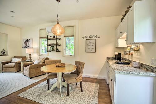 Upscale Casita With Mtn Views Golf, Hike And Sip