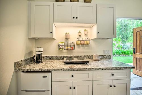 Upscale Casita With Mtn Views Golf, Hike And Sip