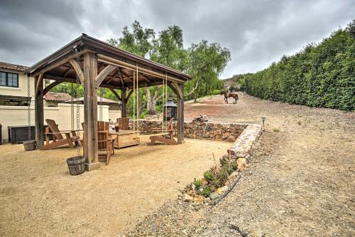 Upscale Casita With Mtn Views Golf, Hike And Sip