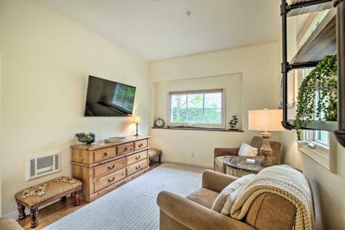 Upscale Casita With Mtn Views Golf, Hike And Sip