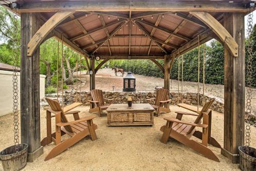 Upscale Casita With Mtn Views Golf, Hike And Sip