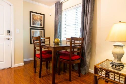 Beautiful Apartment Near China Lake