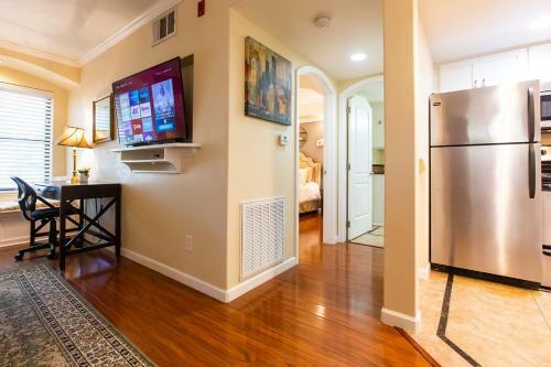 Beautiful Apartment Near China Lake