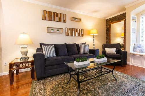 Beautiful Apartment Near China Lake