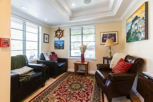 Beautiful Apartment Near China Lake
