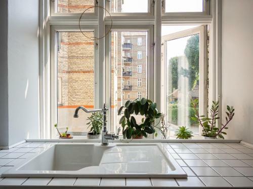 Neat & Exquisite Frederiksberg 2 Bedrooms Apartment
