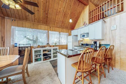 Treetop Retreat