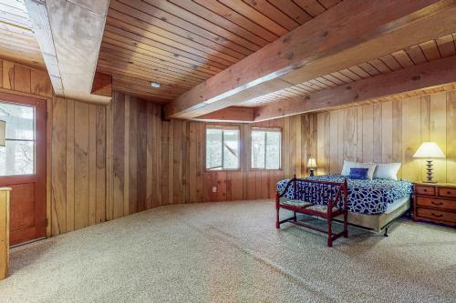 Treetop Retreat