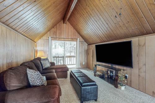 Treetop Retreat