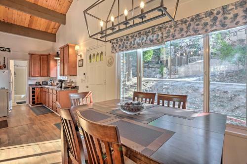 Modern Cabin With Game Room And Deck, Near Skiing