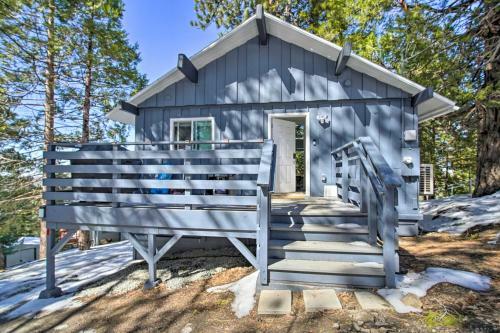 Chic Running Springs Forest Cabin With Deck!
