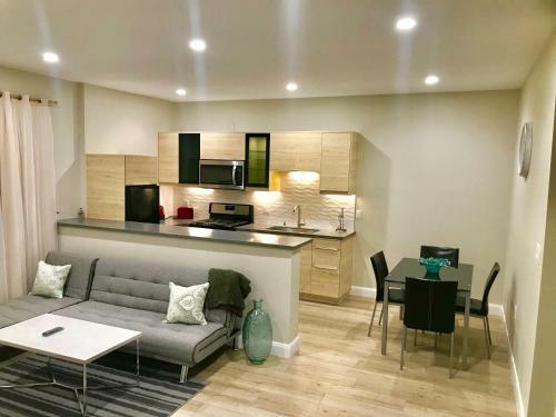 Apartamento 11642 Gothic Avenue