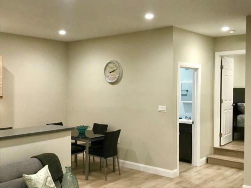 Apartamento 11642 Gothic Avenue