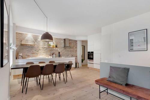 Stylish Two Floor Apartment In Vibrant N�rrebro