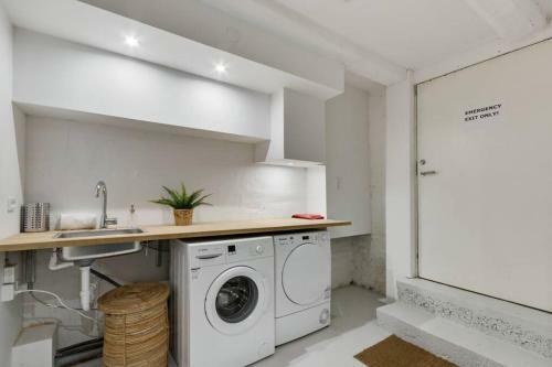 Stylish Two Floor Apartment In Vibrant N�rrebro